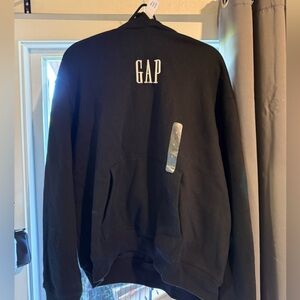 Men’s Gap Sweatshirt
